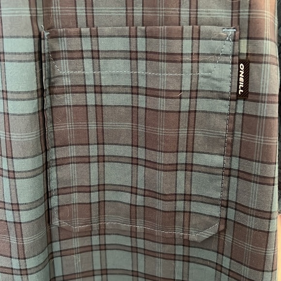 O’Neil men’s large button up shirt - Picture 3 of 4